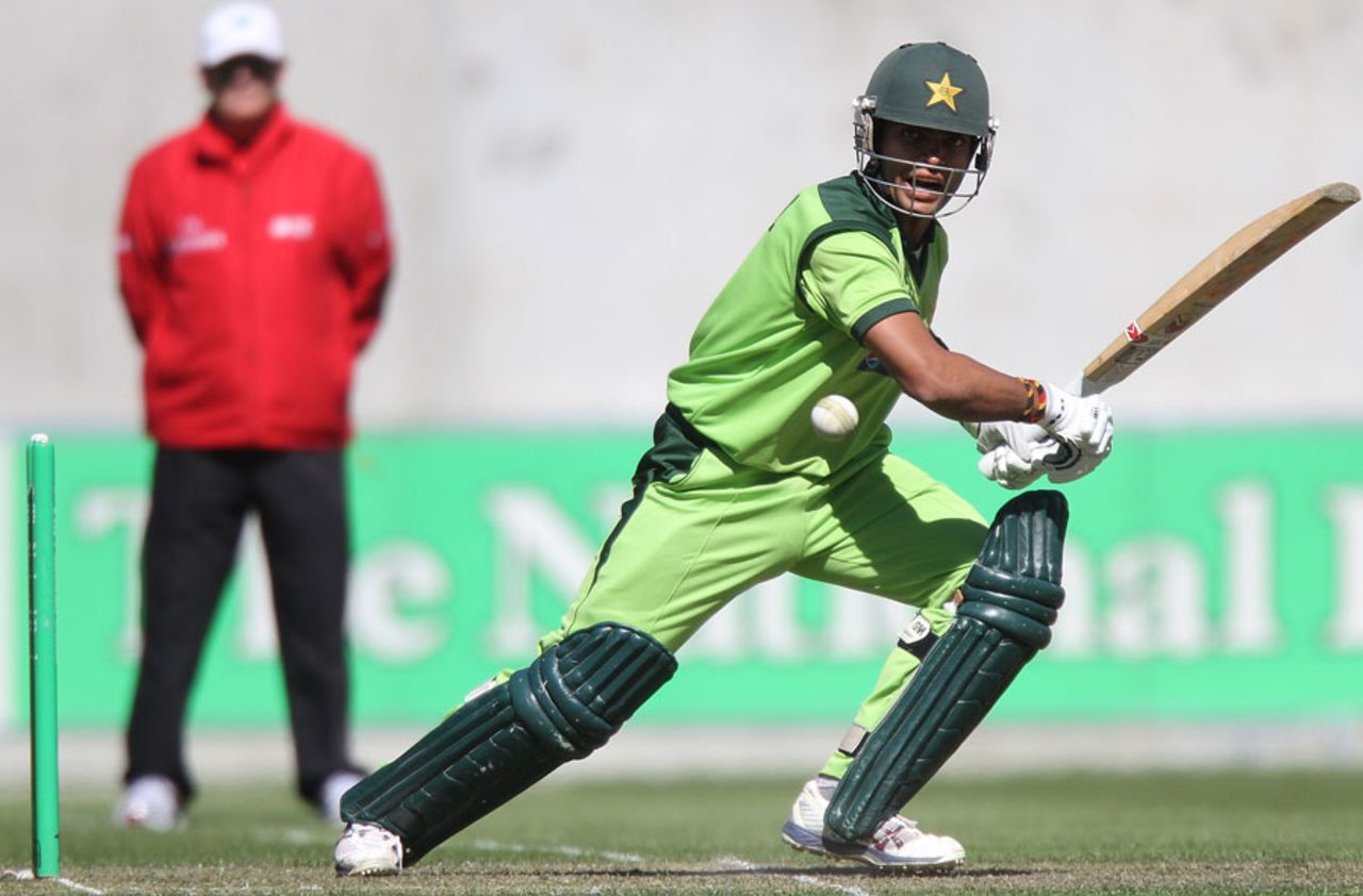 Umar Akmal produced an explosive cameo, New Zealand v Pakistan, 3rd ODI, Christchurch, January 29, 2011
