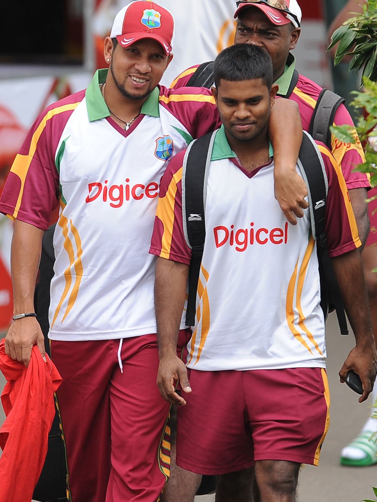 Ramnaresh Sarwan and Adrian Barath arrive at the SSC for a practice session, SSC, Colombo, January 30, 2011