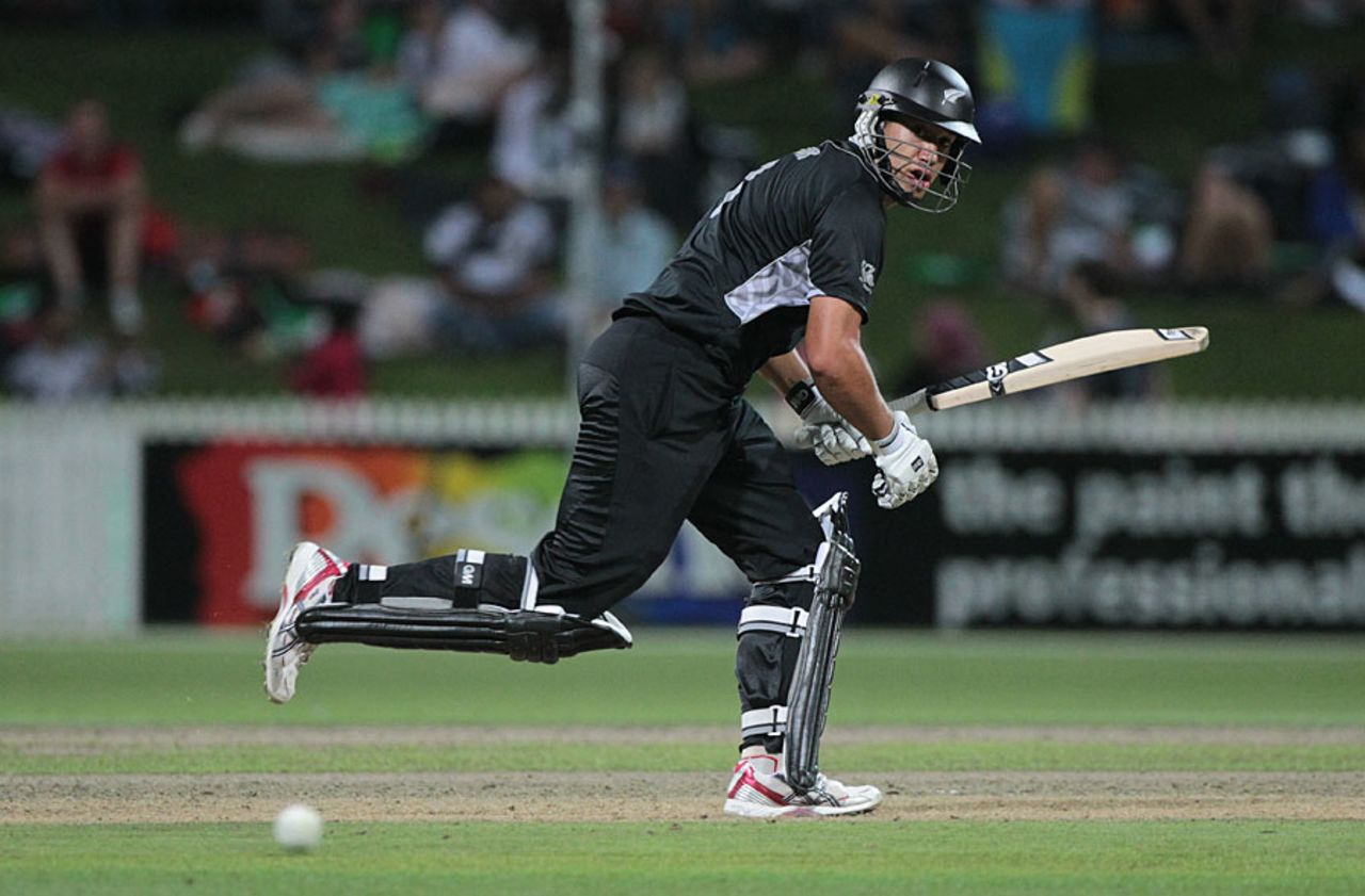Ross Taylor played carefully for his 91-ball 69, New Zealand v Pakistan, 5th ODI, Hamilton, February 3, 2011