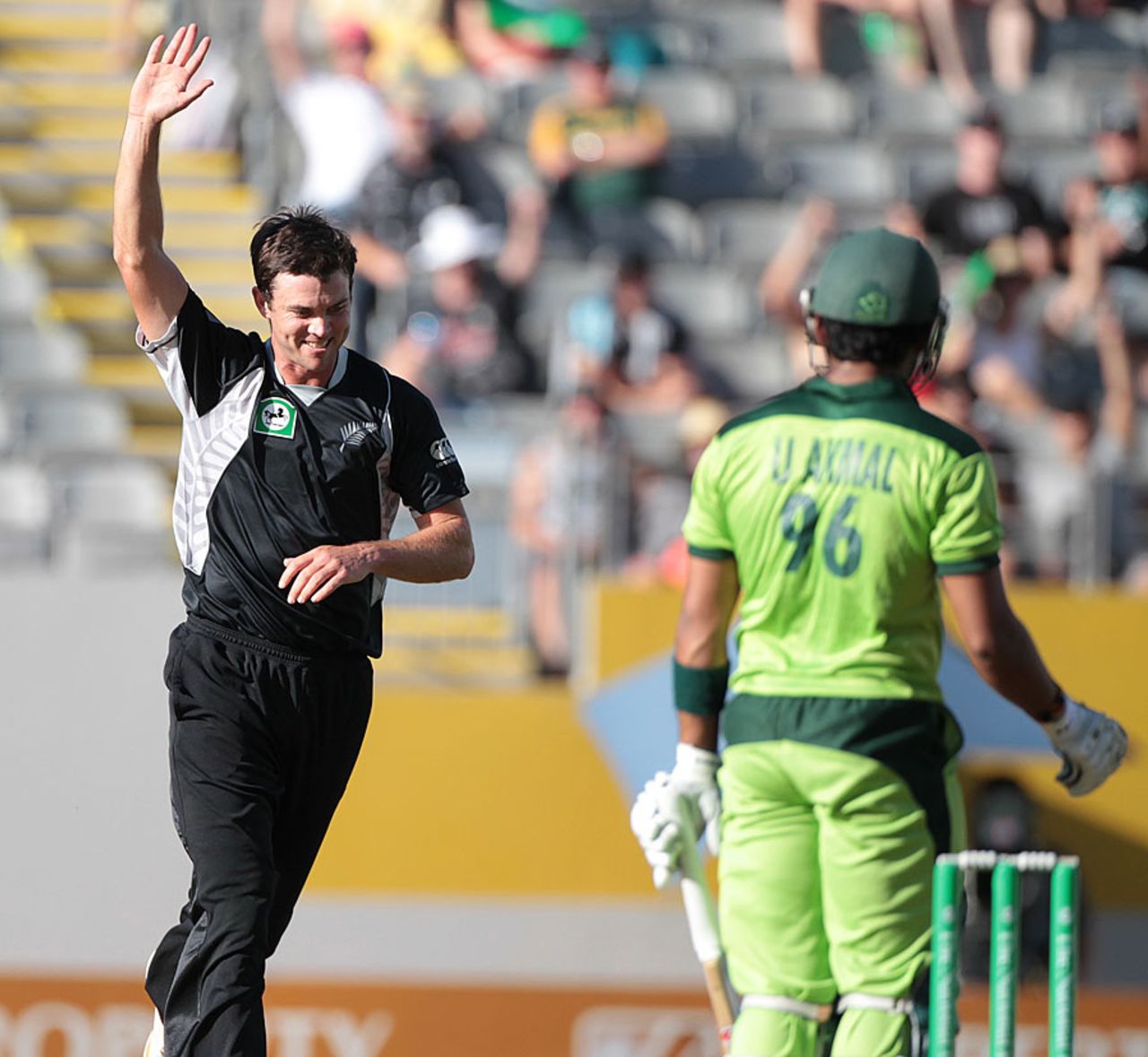 James Franklin took three wickets as New Zealand kept chipping away, New Zealand v Pakistan, 6th ODI, Auckland, February 5, 2011