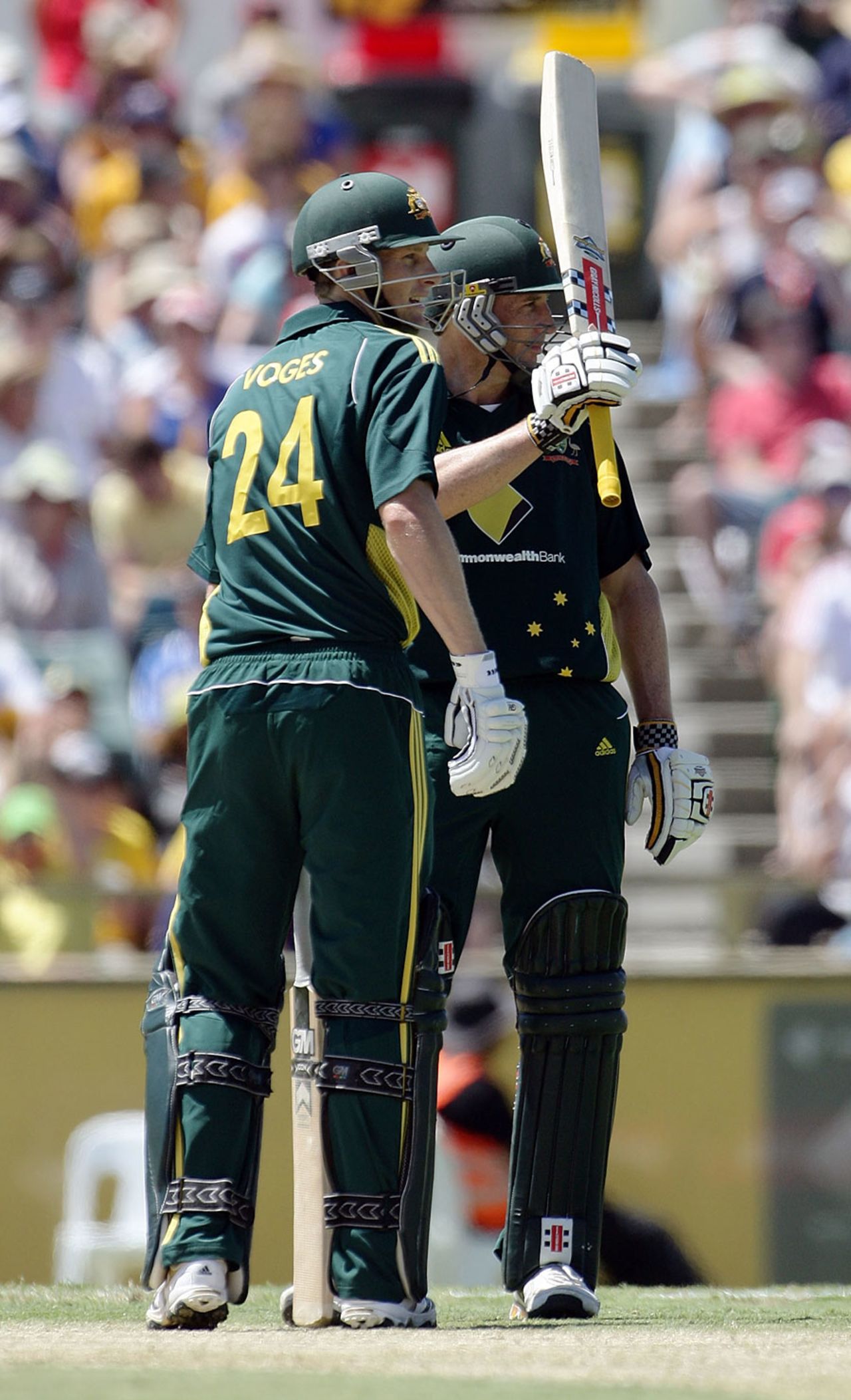 Adam Voges and David Hussey revived Australia's innings with a 95-run stand, Australia v England, 7th ODI, Perth, February 6 2011
