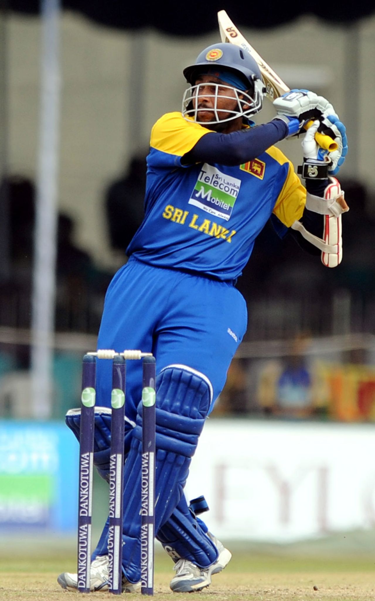 Tillakaratne Dilshan launches into the pull shot, Sri Lanka v West Indies, 3rd ODI, SSC, February 6, 2011