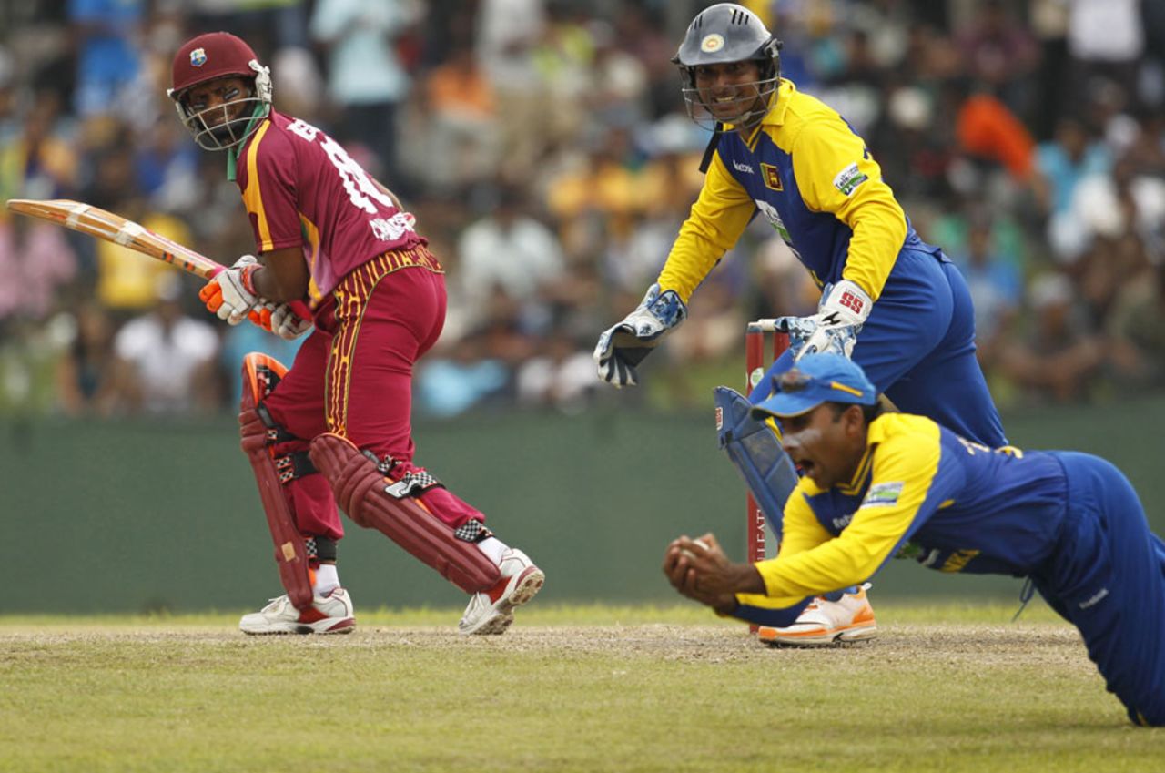 Mahela Jayawardene catches Shivnarine Chanderpaul at slip, Sri Lanka v West Indies, 3rd ODI, SSC, February 6, 2011