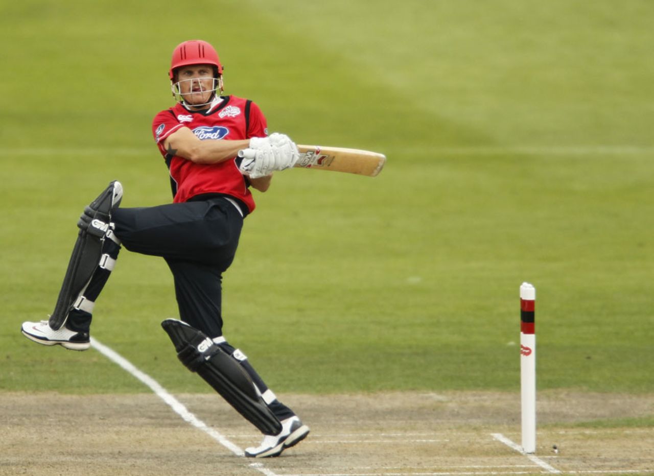 Rob Nicol of the Canterbury Wizards pulls during his innings of 119 against Auckland, Canterbury Wizards v Auckland Aces, Christchurch, February 13, 2011