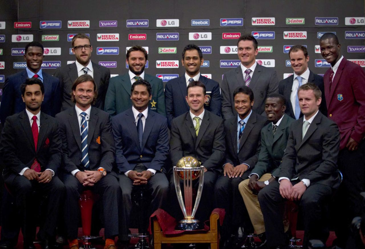 The fourteen captains pose with the World Cup, Dhaka, February 17, 2011