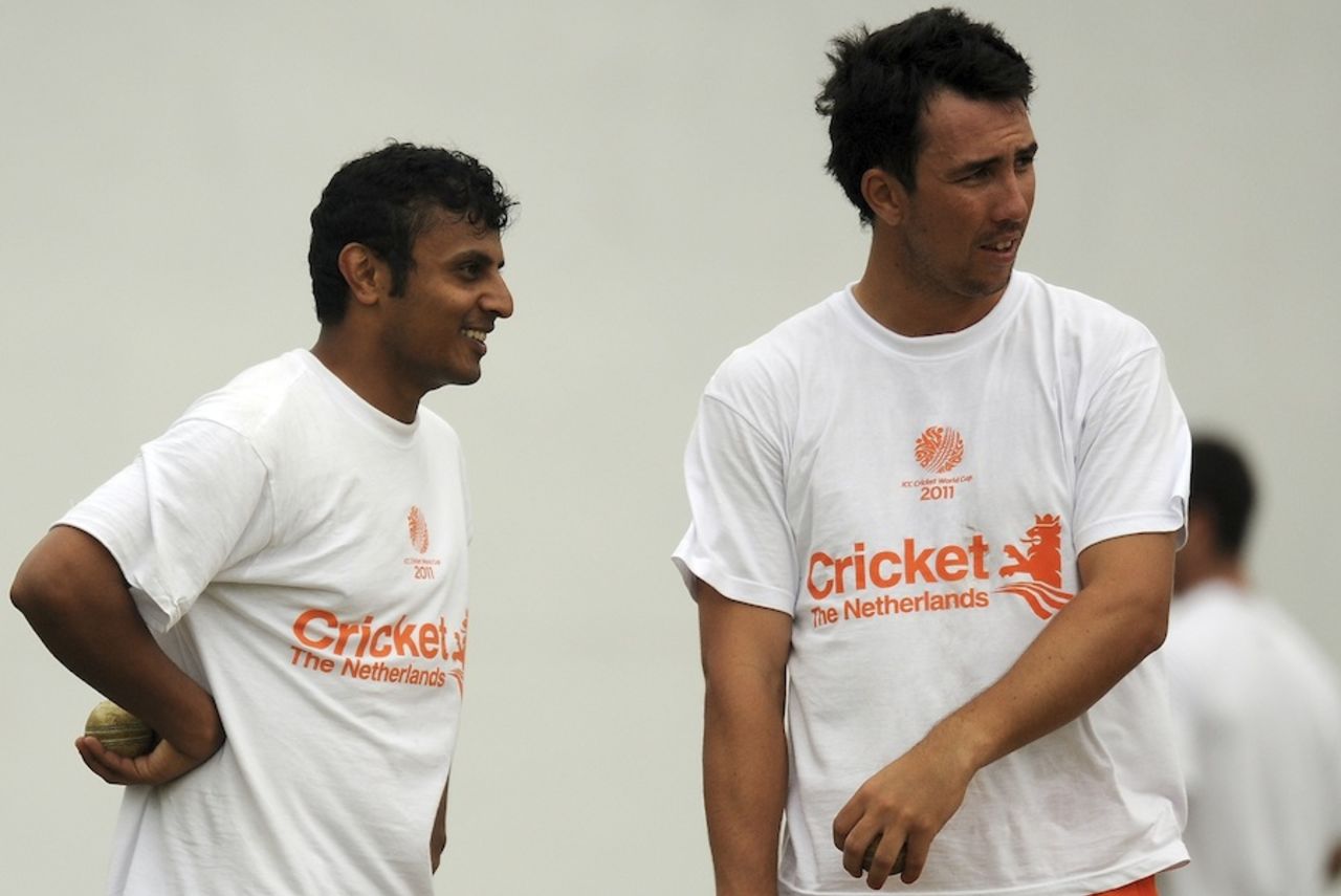 Adeel Raja and Tom Cooper at a net session in Nagpur, World Cup 2011, February 20, 2011