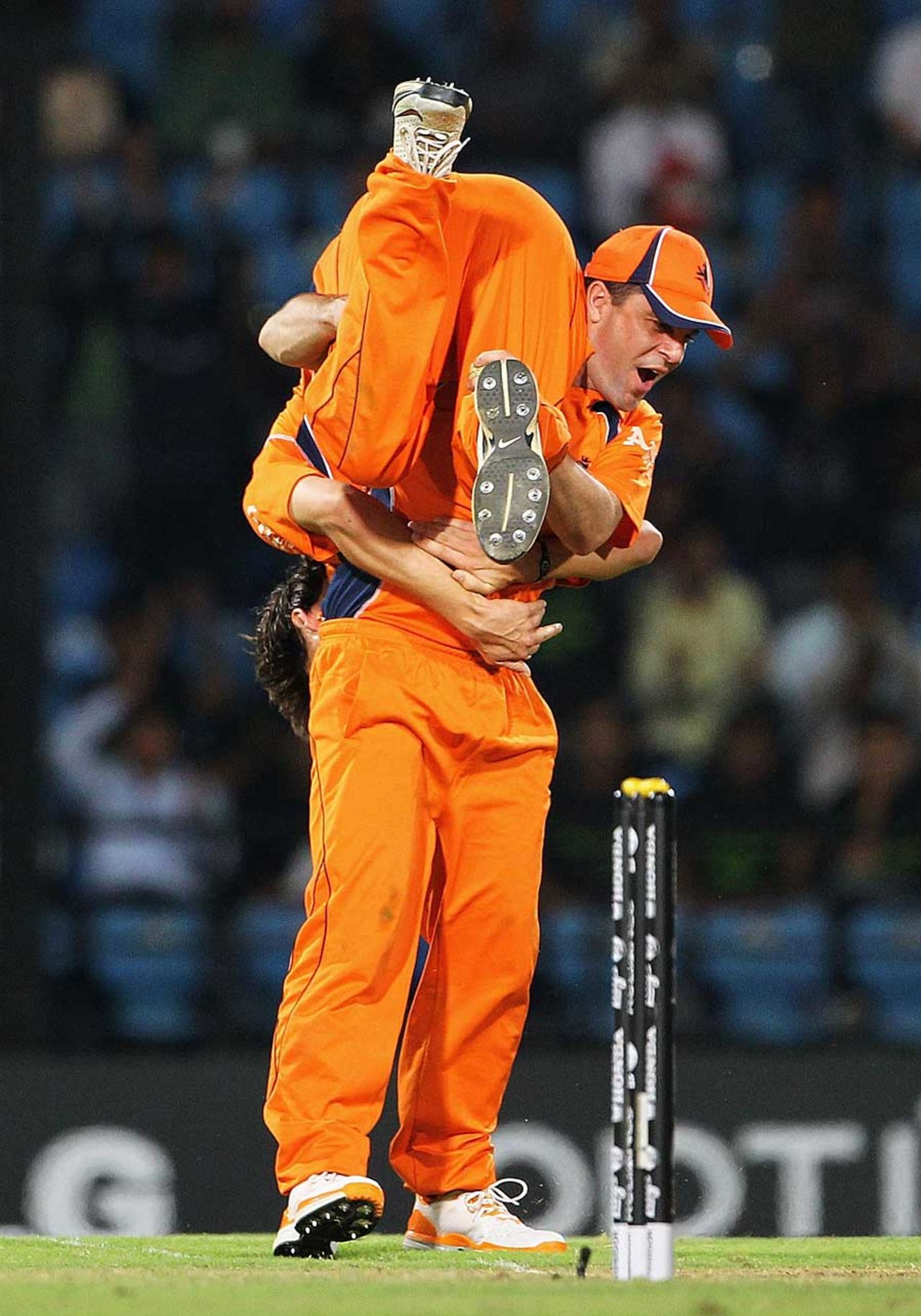 Peter Borren celebrates with Pieter Seelaar after Kevin Pietersen's wicket, England v Netherlands, Group B, World Cup, Nagpur, February 22, 2011