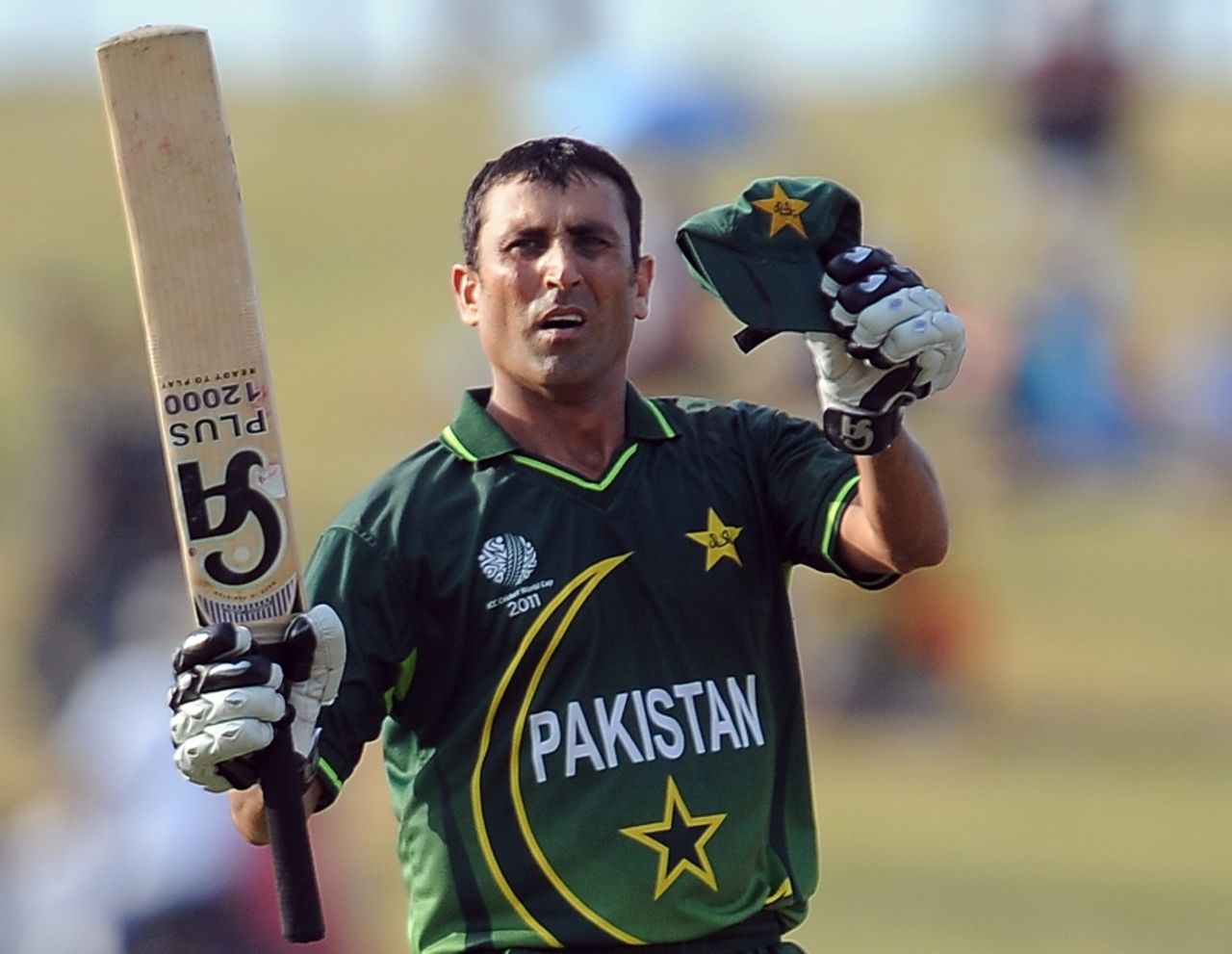 Younis Khan acknowledges applause for his fifty, Kenya v Pakistan, World Cup, Group A, Hambantota, February 23, 2011