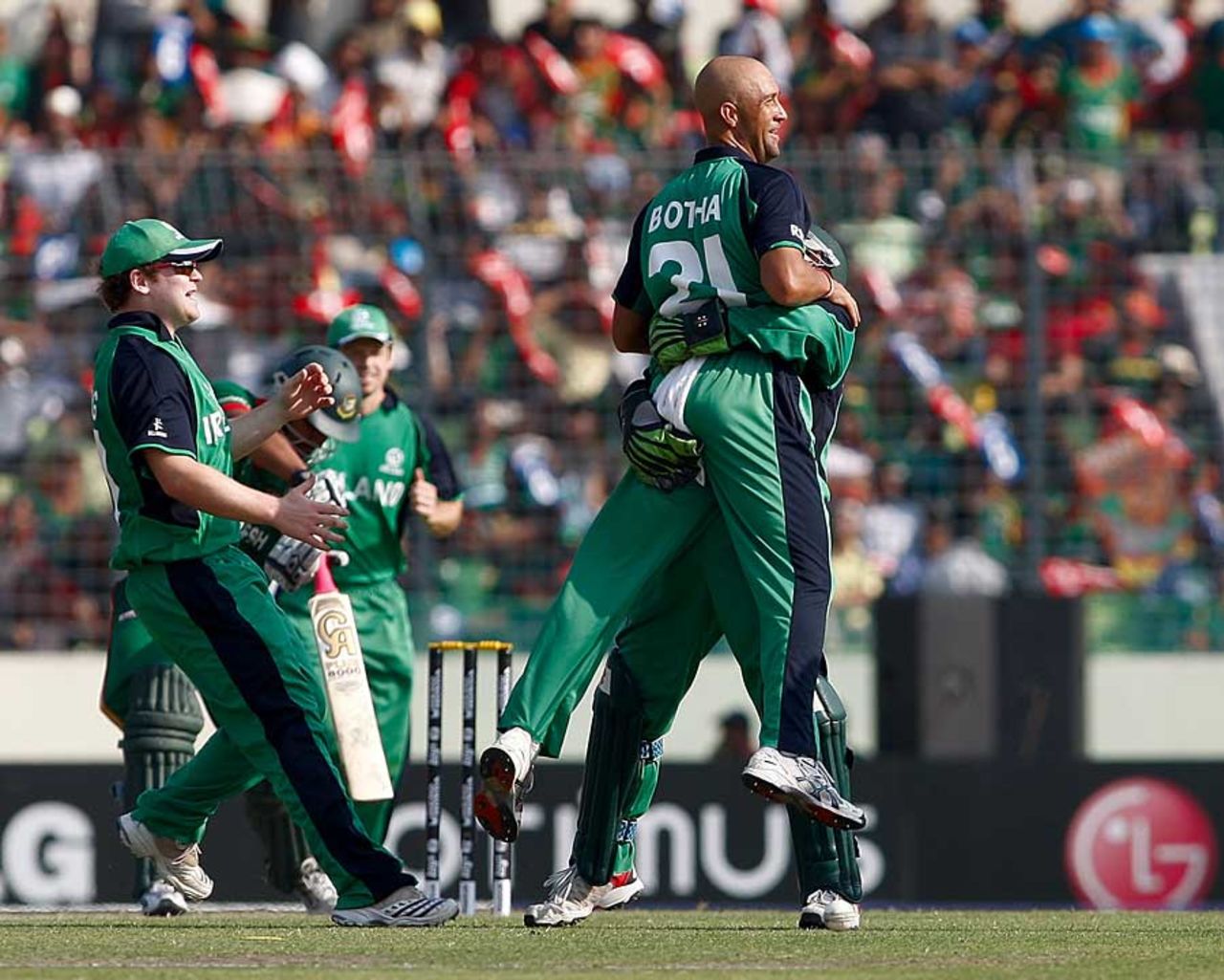 Andre Botha celebrates after claiming the huge wicket of Tamim Iqbal, Bangladesh v Ireland, World Cup 2011, Mirpur, February 25, 2010

