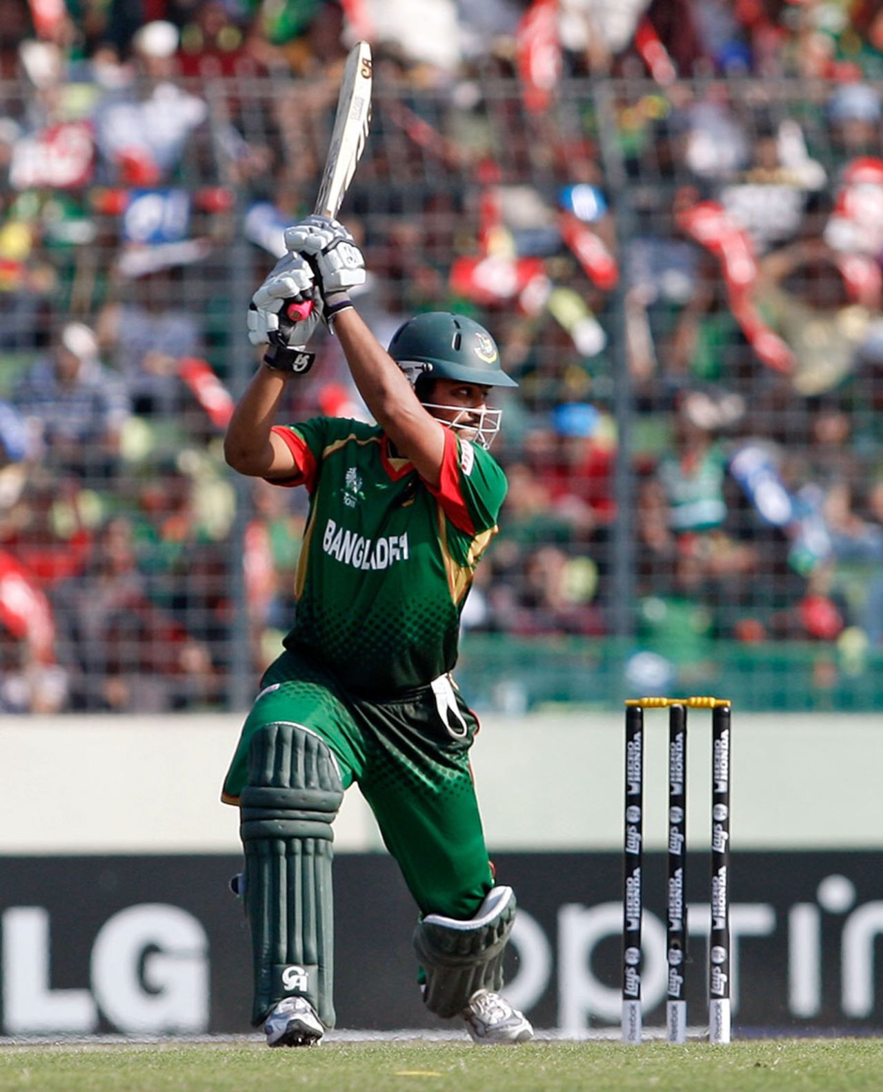 Tamim Iqbal brought the crowd alive with a blazing start to Bangladesh's innings, Bangladesh v Ireland, World Cup 2011, Mirpur, February 25, 2010
