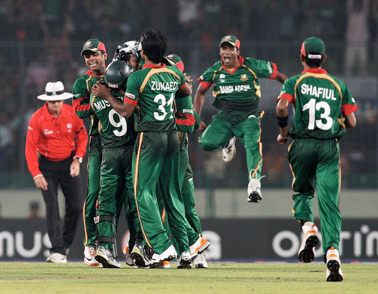 Shakib Al Hasan removed his opposite number William Porterfield in his first over, Bangladesh v Ireland, World Cup 2011, Mirpur, February 25, 2010
