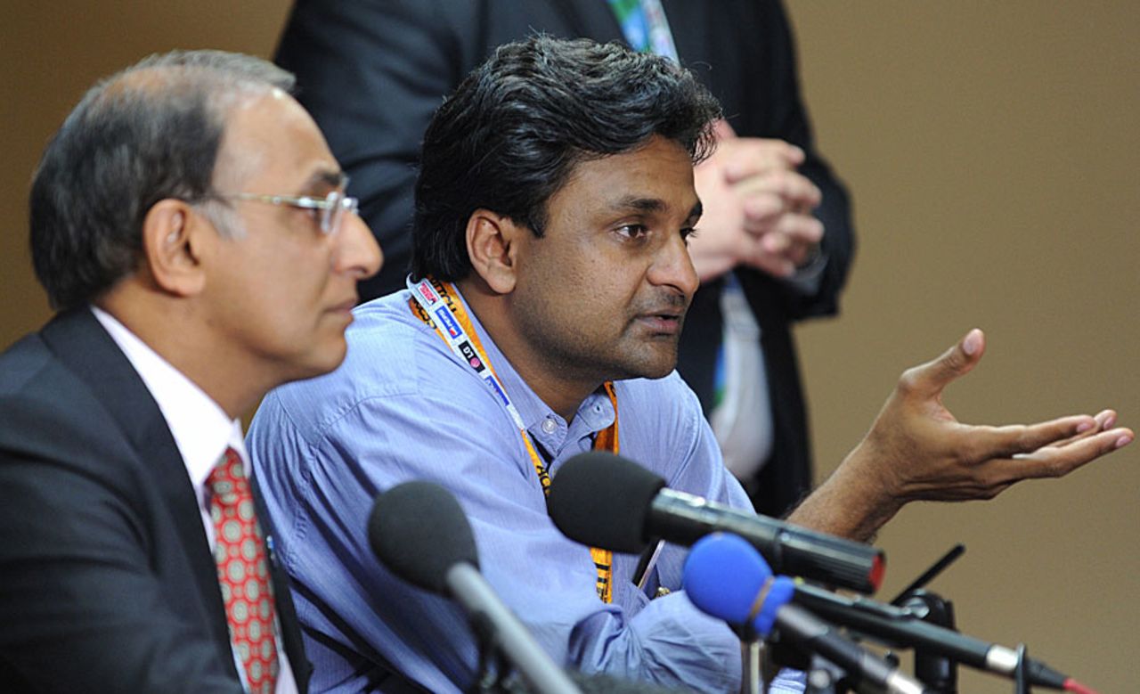 Haroon Lorgat and Javagal Srinath speak at a press conference, Bangalore, February 26, 2011
