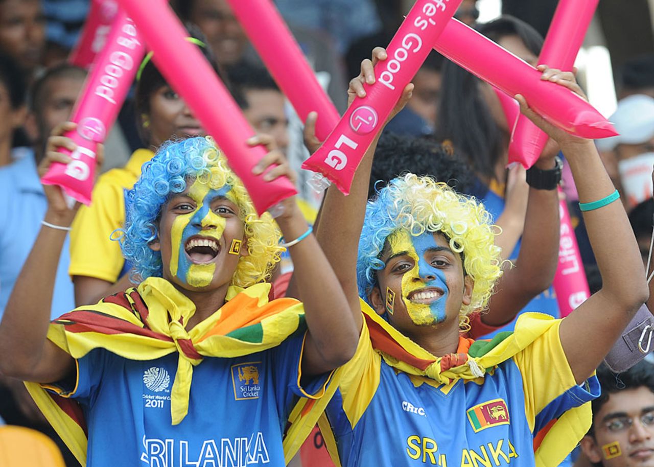 Sri Lanka fans await the start of the game against Pakistan, Sri Lanka v Pakistan, World Cup, Group A, Colombo, February 26, 2011
