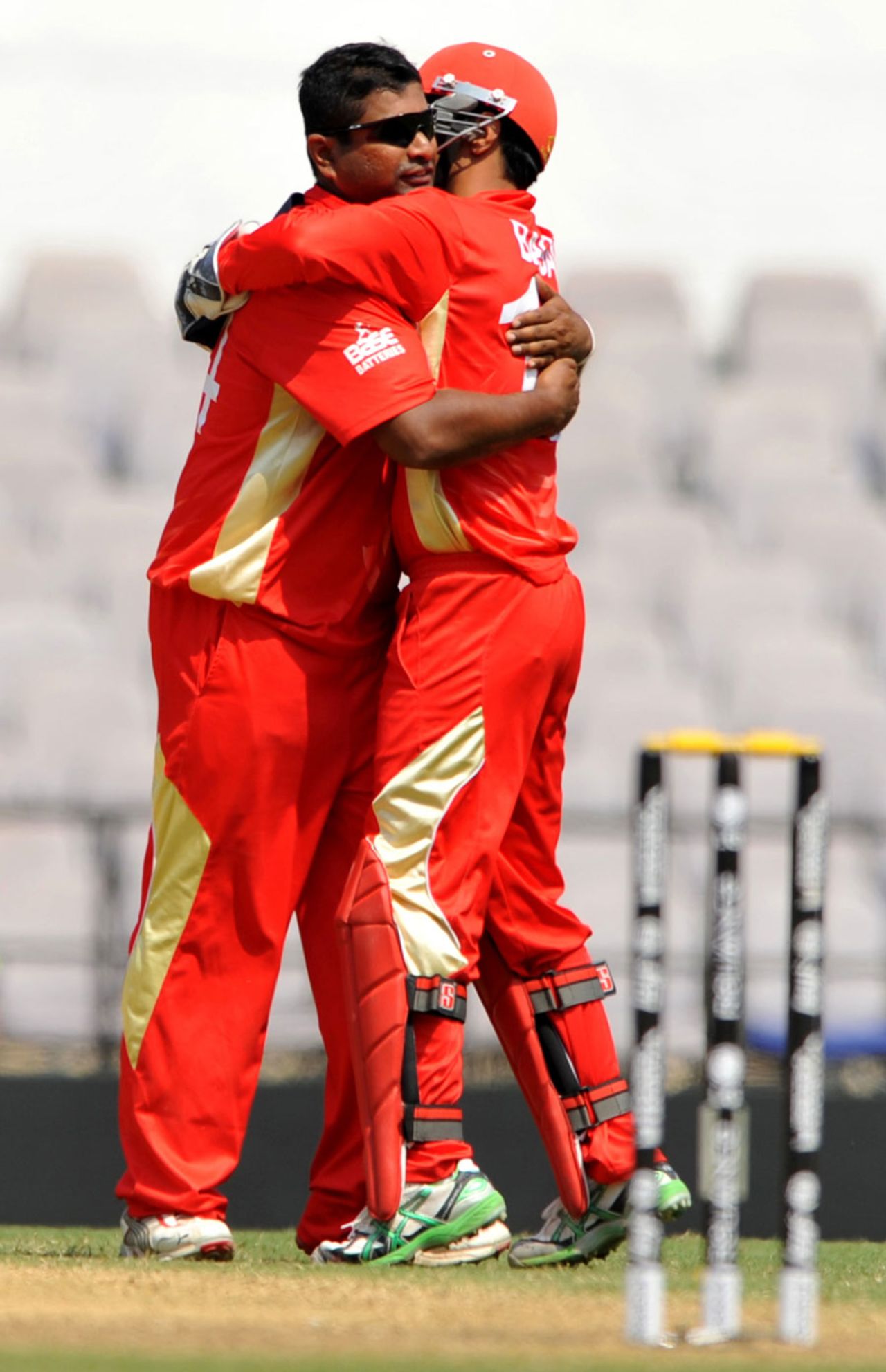 Balaji Rao and Ashish Bagai celebrate the wicket of Tatenda Taibu, Canada v Zimbabwe, World Cup, Group A, Nagpur, February 28, 2011 