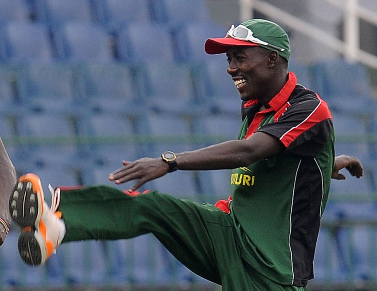 Jimmy Kamande warms up during Kenya's training session, Colombo, February 28, 2011