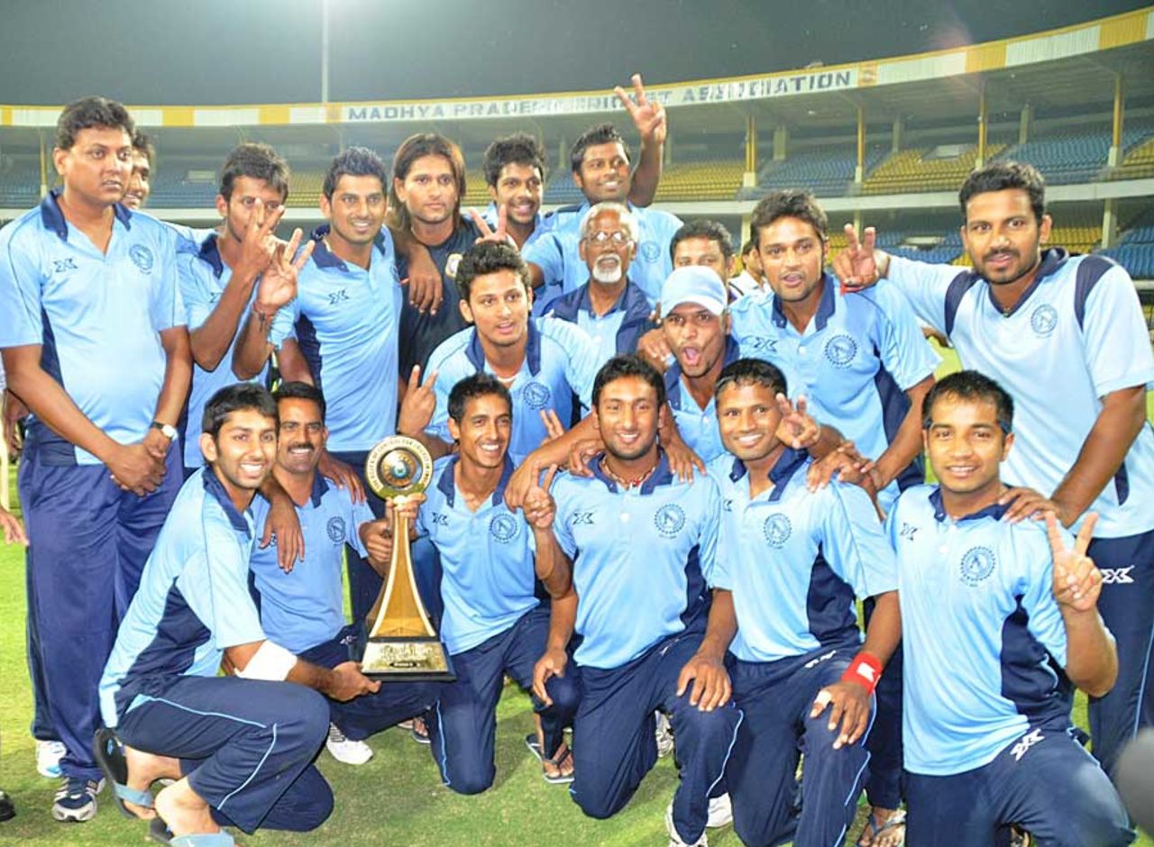 Jharkhand beat Gujarat in the Vijay Hazare Trophy final, Jharkhand v Gujarat, Vijay Hazare Trophy final, Indore, March 1, 2011