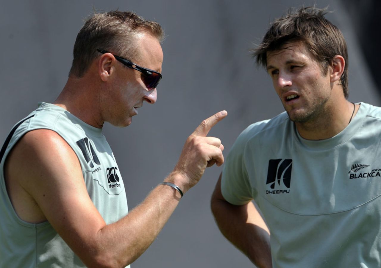 Allan Donald shares a thought with Hamish Bennett during practice, Ahmedabad, March 3, 2011