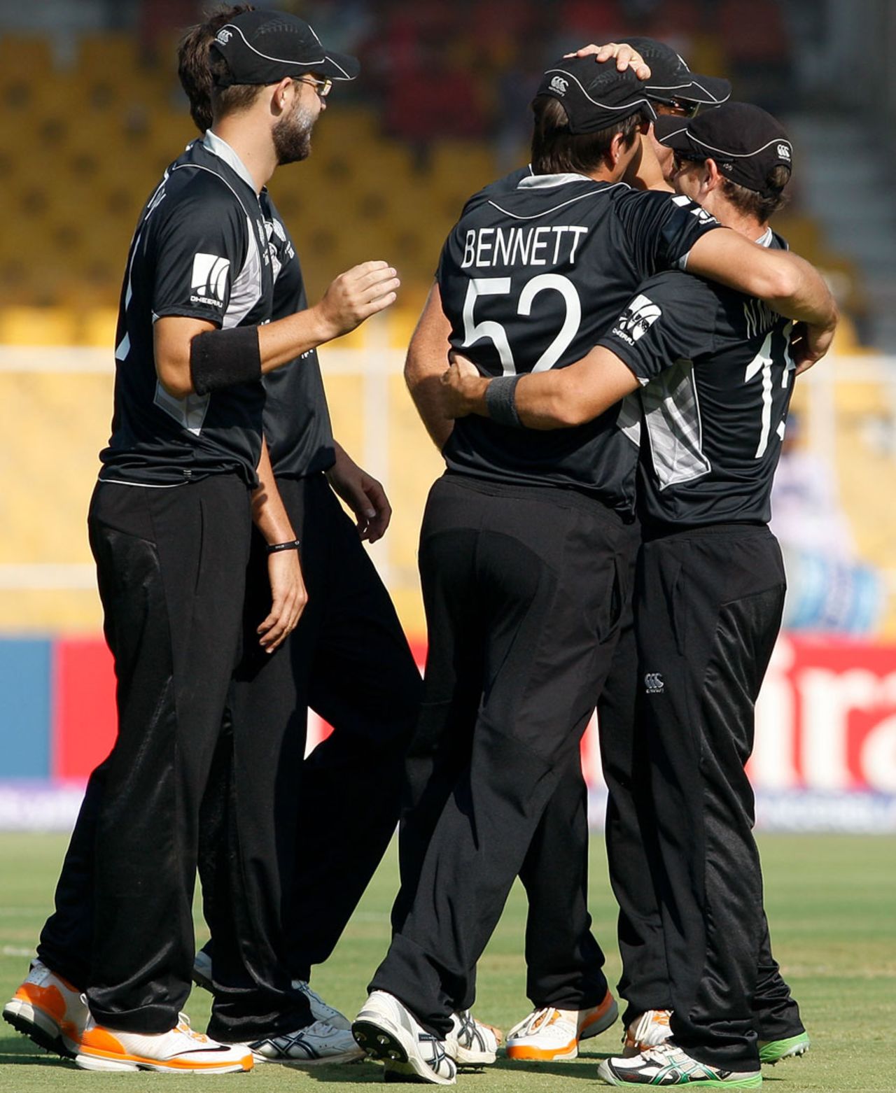 New Zealand celebrate after Charles Coventry's run out, New Zealand v Zimbabwe, Group A, World Cup 2011, Motera, March 4, 2011