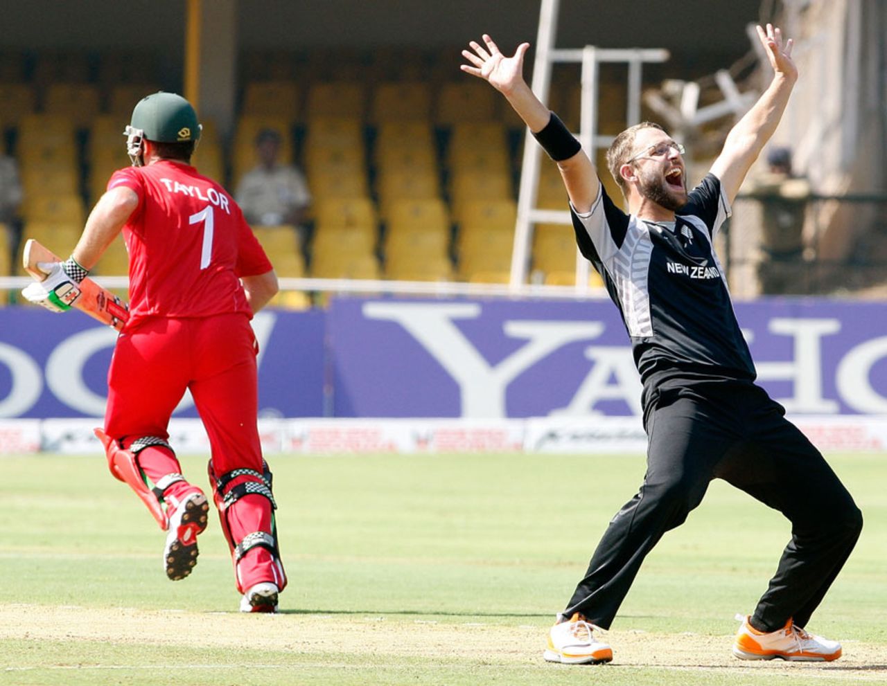 Daniel Vettori struck two crippling blows in his opening over, New Zealand v Zimbabwe, Group A, World Cup 2011, Motera, March 4, 2011