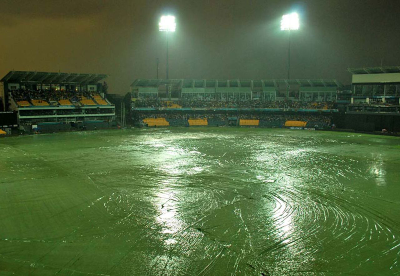 Persistent rain in Colombo led to the game being called off after 32.5 overs, Sri Lanka v Australia, Group A, World Cup 2011, Colombo, March 5, 2011