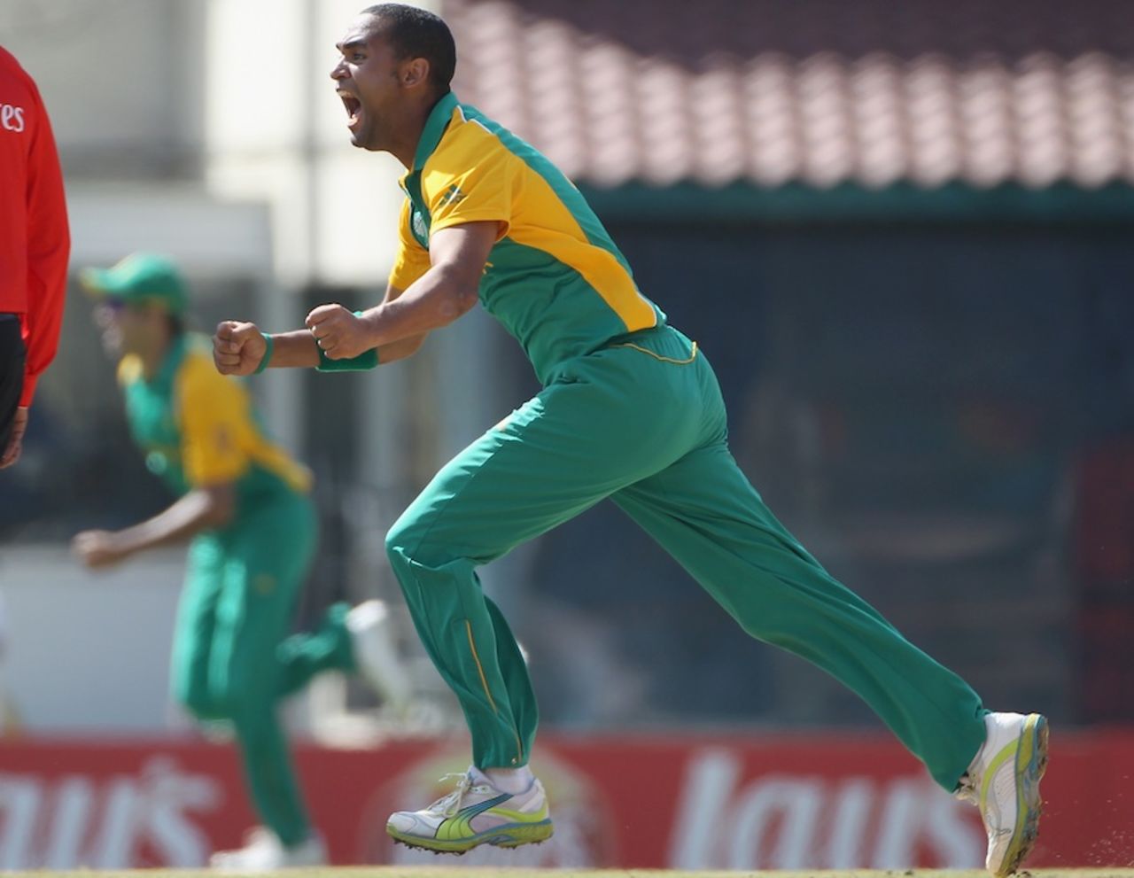 Robin Peterson struck twice in the first over, England v South Africa, Group B, World Cup, Chennai, March 6, 2011