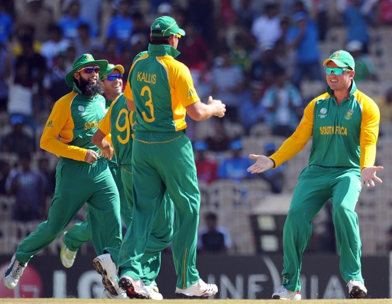 The South Africans gather to celebrate Kevin Pietersen's dismissal, England v South Africa, Group B, World Cup, Chennai, March 6, 2011