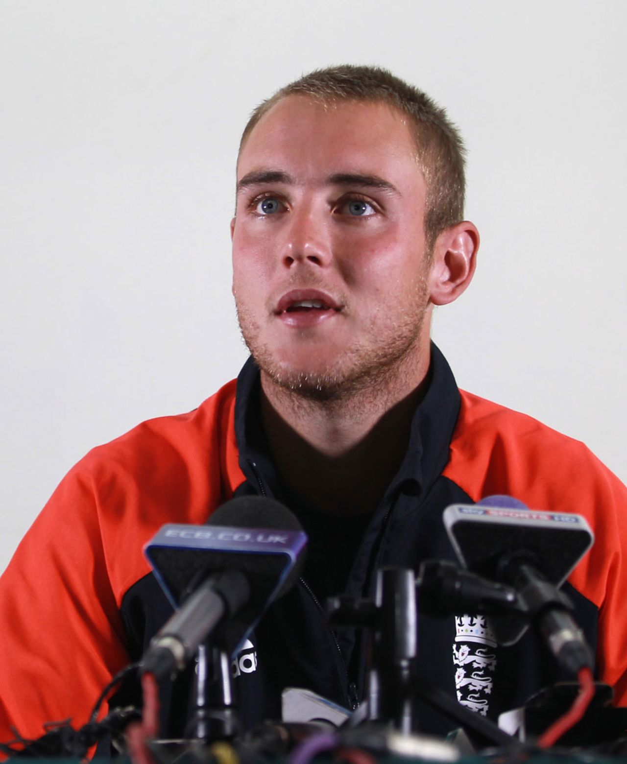 Stuart Broad addresses the media, Chittagong, March 8, 2011