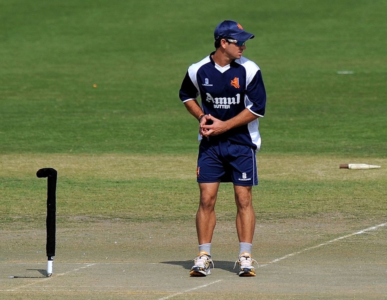 Ryan ten Doeschate visualises batting at the Feroz Shah Kotla during practice, Delhi, March 8, 2011
