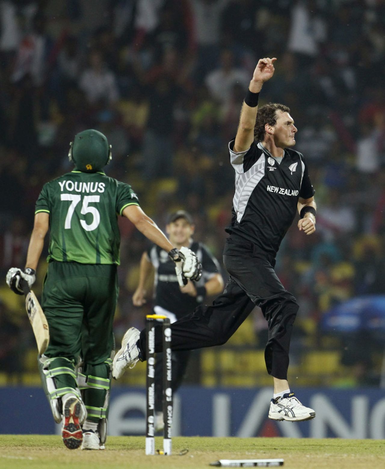 Kyle Mills got the important wicket of Younis Khan, New Zealand v Pakistan, Group A, World Cup, Pallekele, March 8, 2011