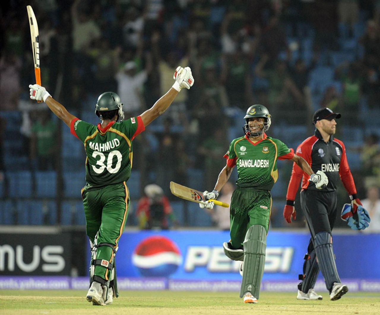 Bangladesh celebrate after hitting the winning runs, Bangladesh v England, Group B, World Cup, Chittagong, March 11, 2011