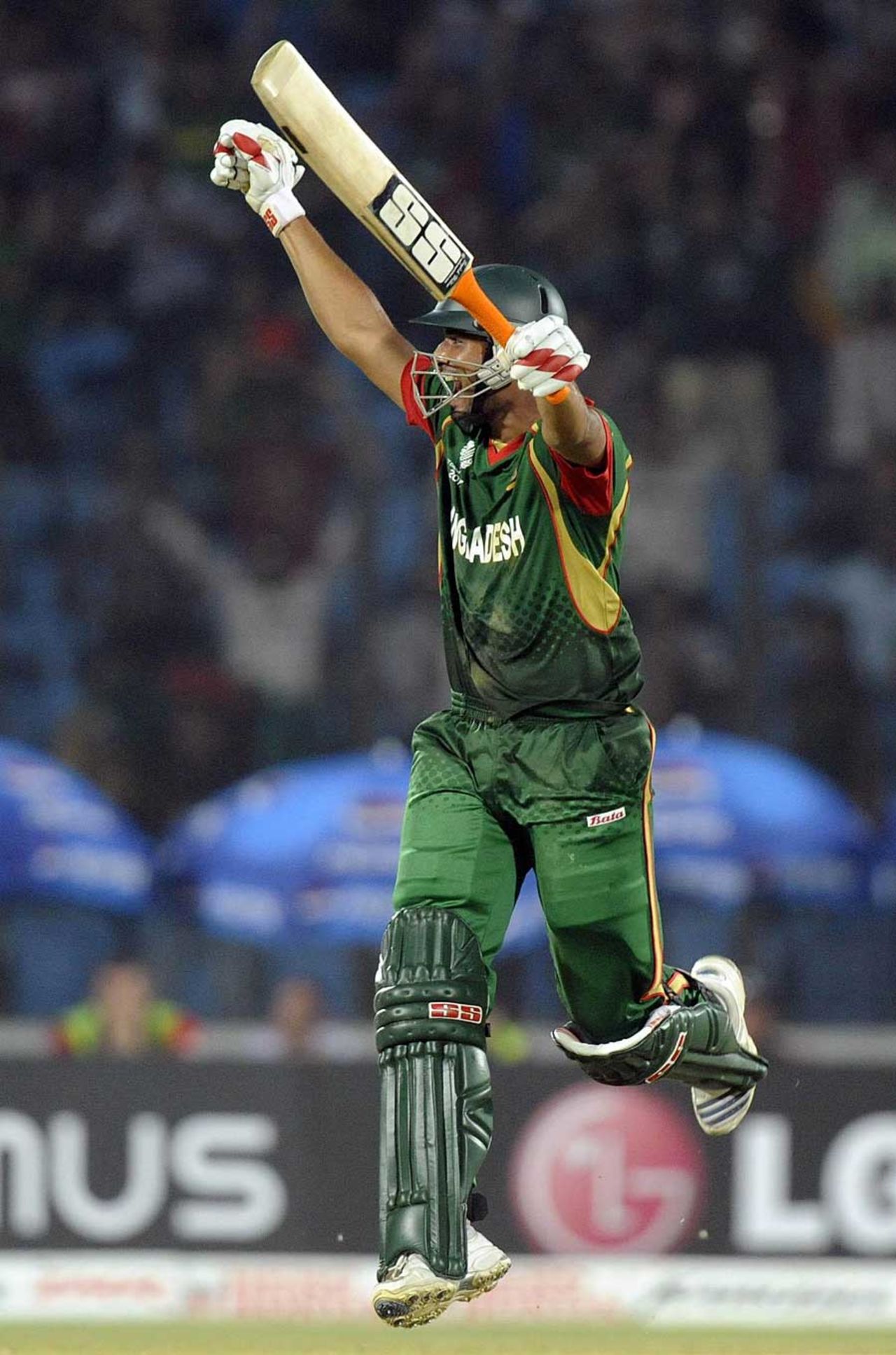 Mahmudullah hit the winning runs for Bangladesh in an epic victory, Bangladesh v England, Group B, World Cup, Chittagong, March 11, 2011