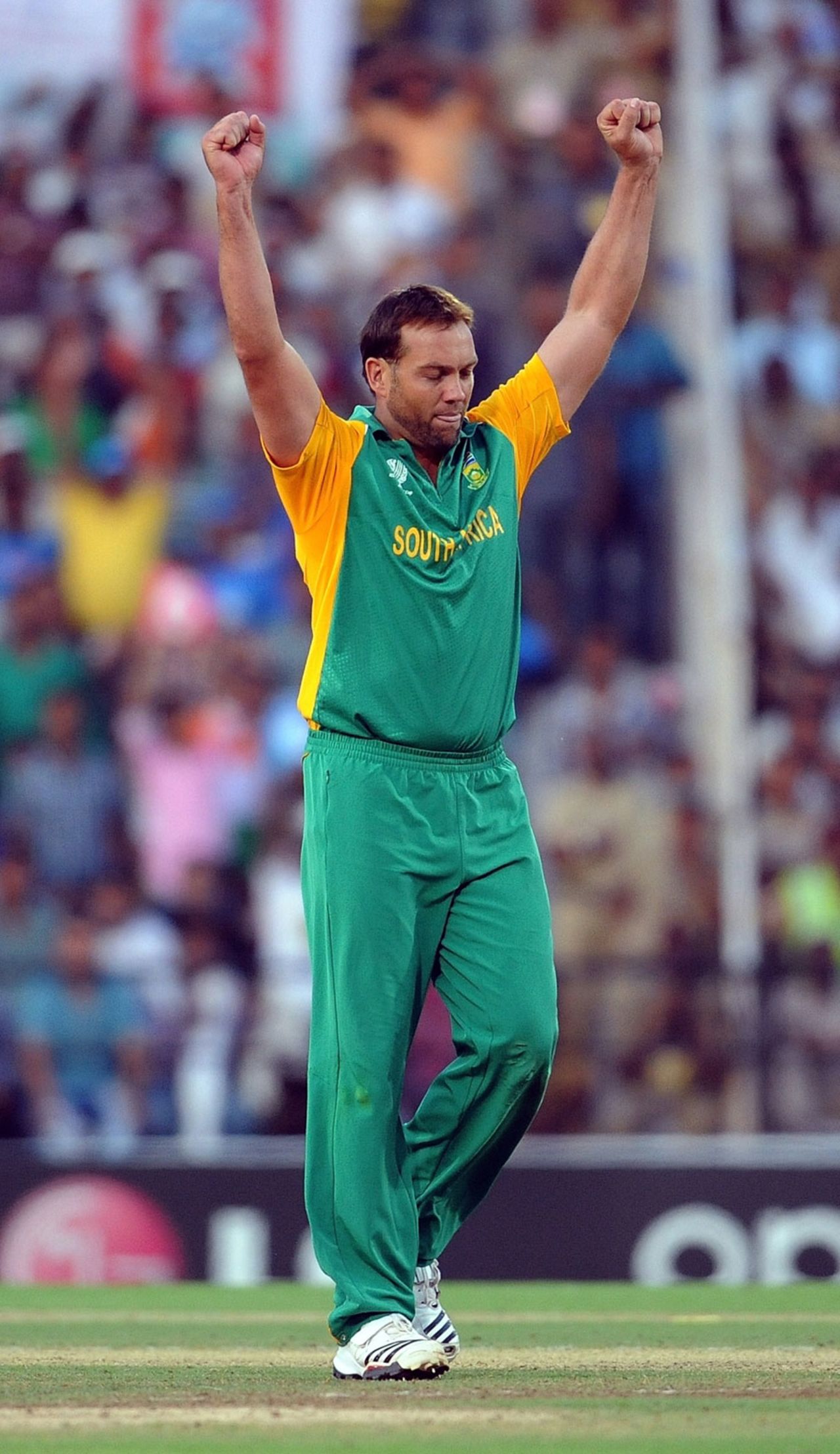 Jacques Kallis had Yuvraj Singh caught in the deep, India v South Africa, Group B, World Cup, Nagpur, March 12, 2011