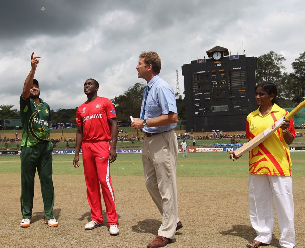 Despite the dank conditions looking good for bowling, Zimbabwe opted to bat first, Pakistan v Zimbabwe, World Cup 2011, Pallekele, March 14, 2011