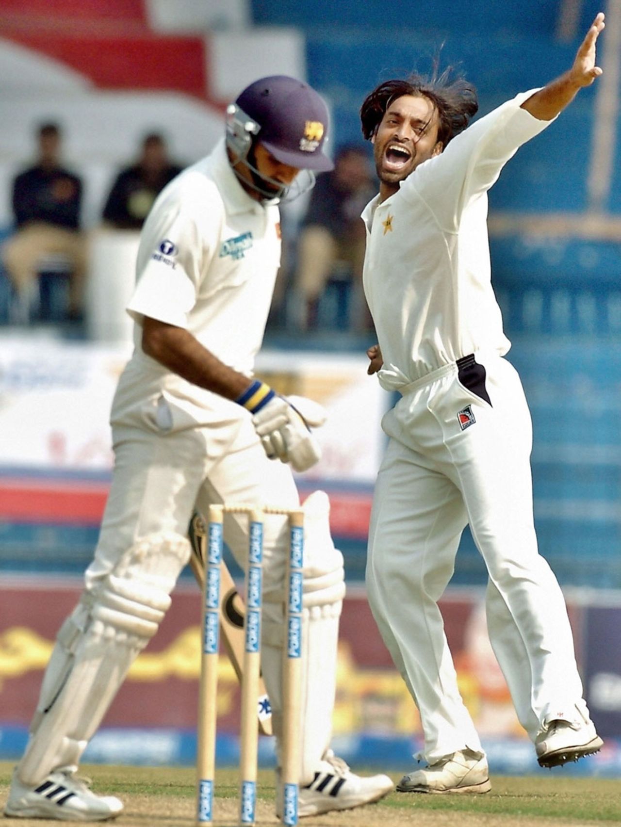 Shoaib Akhtar gets Marvan Atapattu for a duck, Pakistan v Sri Lanka, 1st Test, Day 1, Faisalabad, October 20, 2004