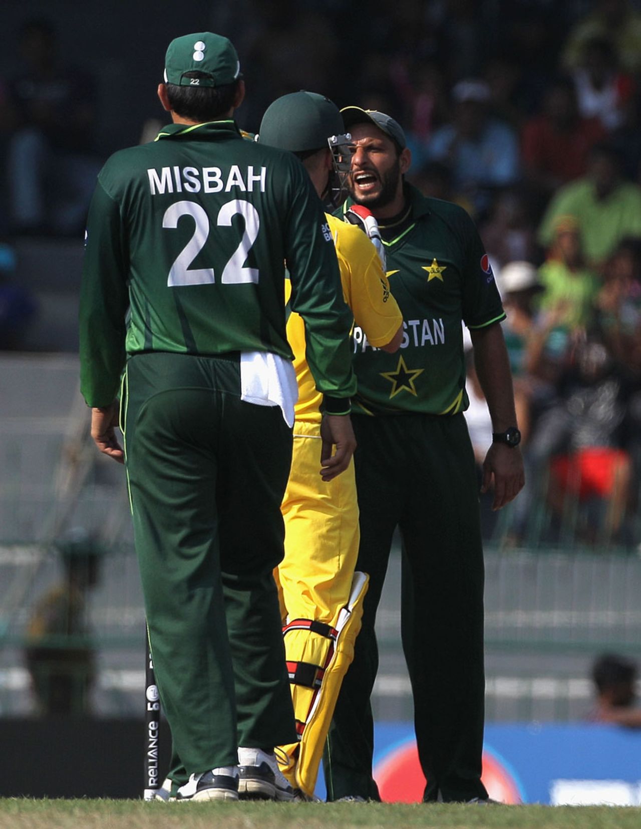 Brad Haddin and Shahid Afridi exchanged angry words after Ricky Ponting was caught behind via a referral, Australia v Pakistan, Group A, World Cup 2011, Colombo, March 19, 2011