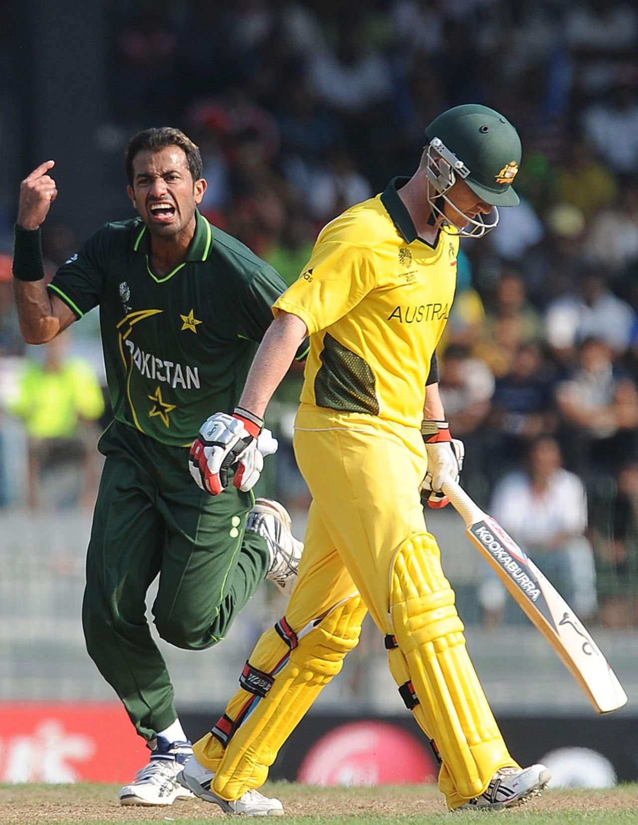 Waheed Raza Brad Haddin and Umar Akmal exchanged a few words | ESPNcricinfo.com
