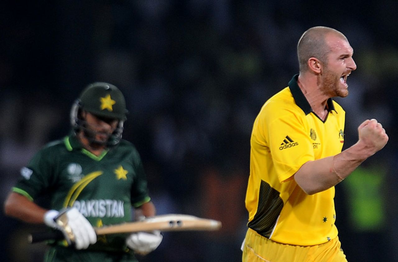Jason Krejza was rewarded for a good spell when Shahid Afridi holed out to long-on, Australia v Pakistan, Group A, World Cup 2011, Colombo, March 19, 2011