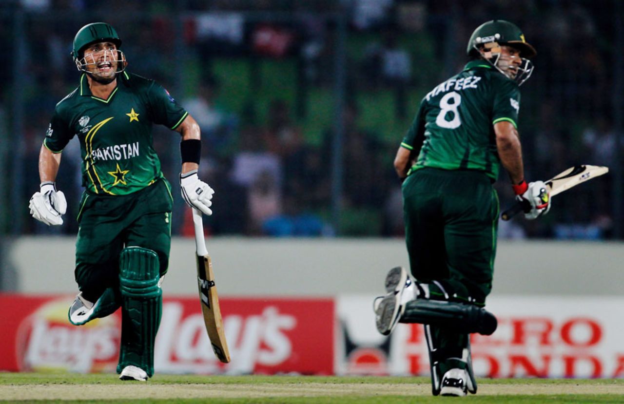 Kamran Akmal and Mohammad Hafeez put together an unbeaten 113-run stand, West Indies v Pakistan, 1st quarter-final, World Cup 2011, March 23, 2011
