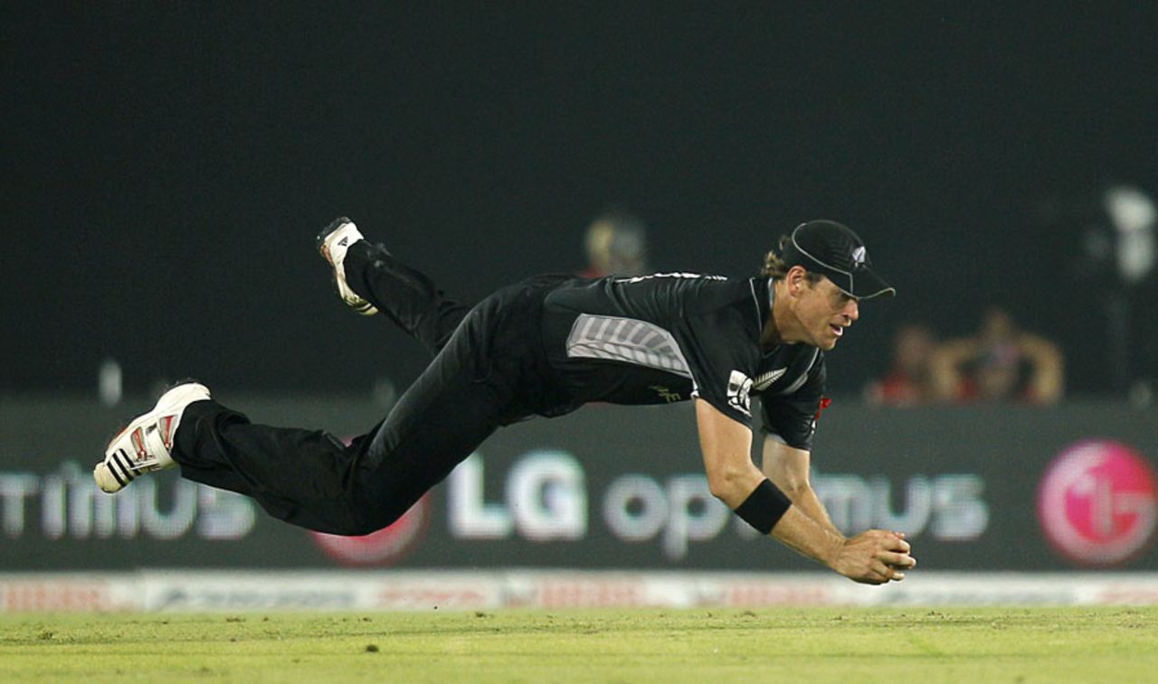 Jacob Oram catches Dale Steyn, New Zealand v South Africa, 3rd quarter-final, Mirpur, World Cup 2011, March 25, 2011