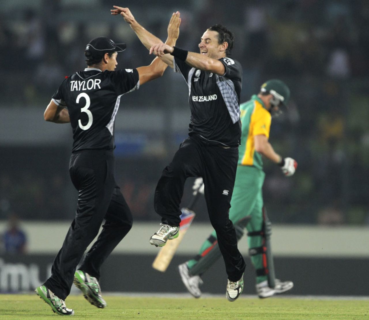 Nathan McCullum celebrates the wicket of Dale Steyn, New Zealand v South Africa, 3rd quarter-final, Mirpur, World Cup 2011, March 25, 2011