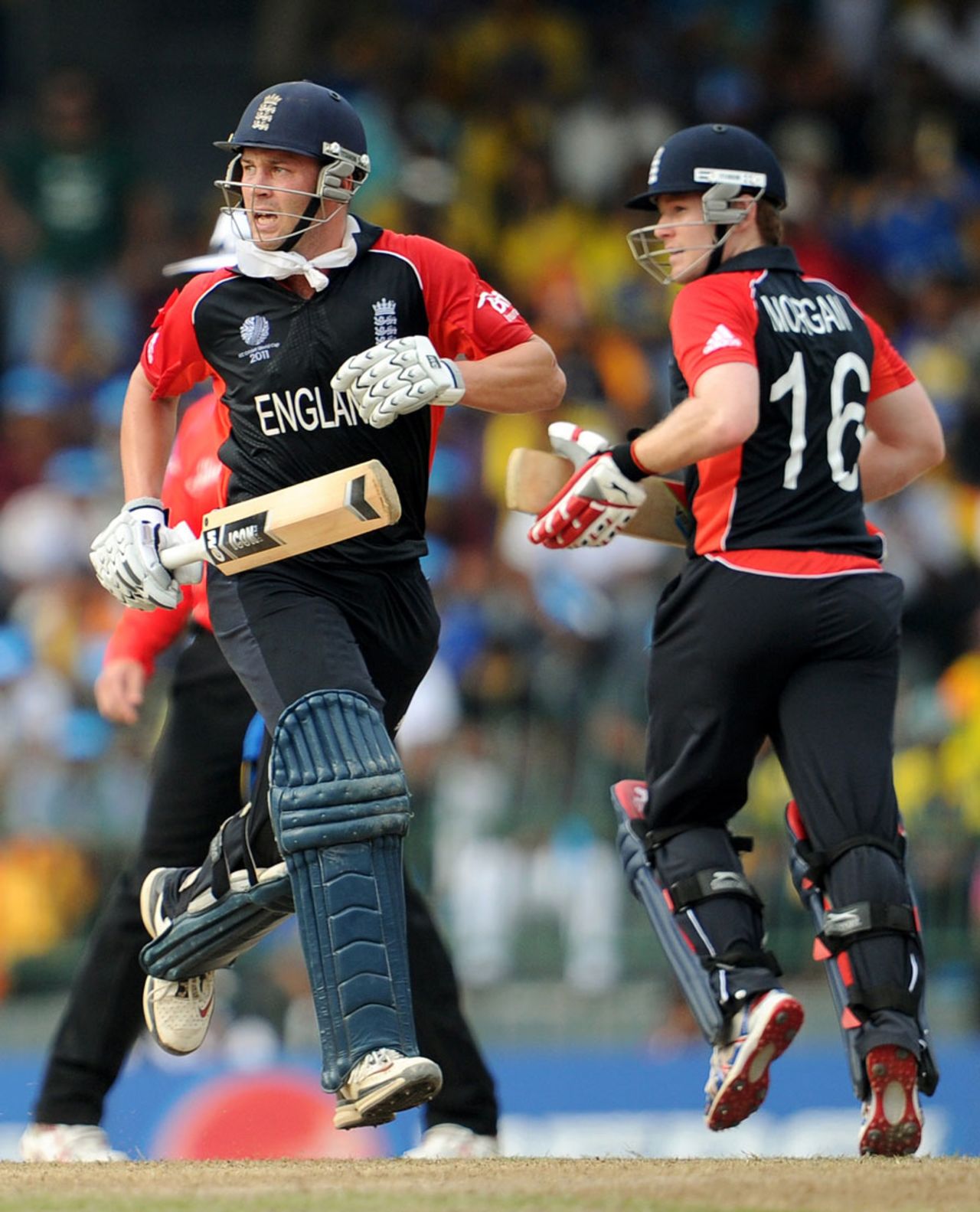 Jonathan Trott and Eoin Morgan added 91 for the fourth wicket, Sri Lanka v England, 4th quarter-final, World Cup 2011, Colombo, March 26 2011