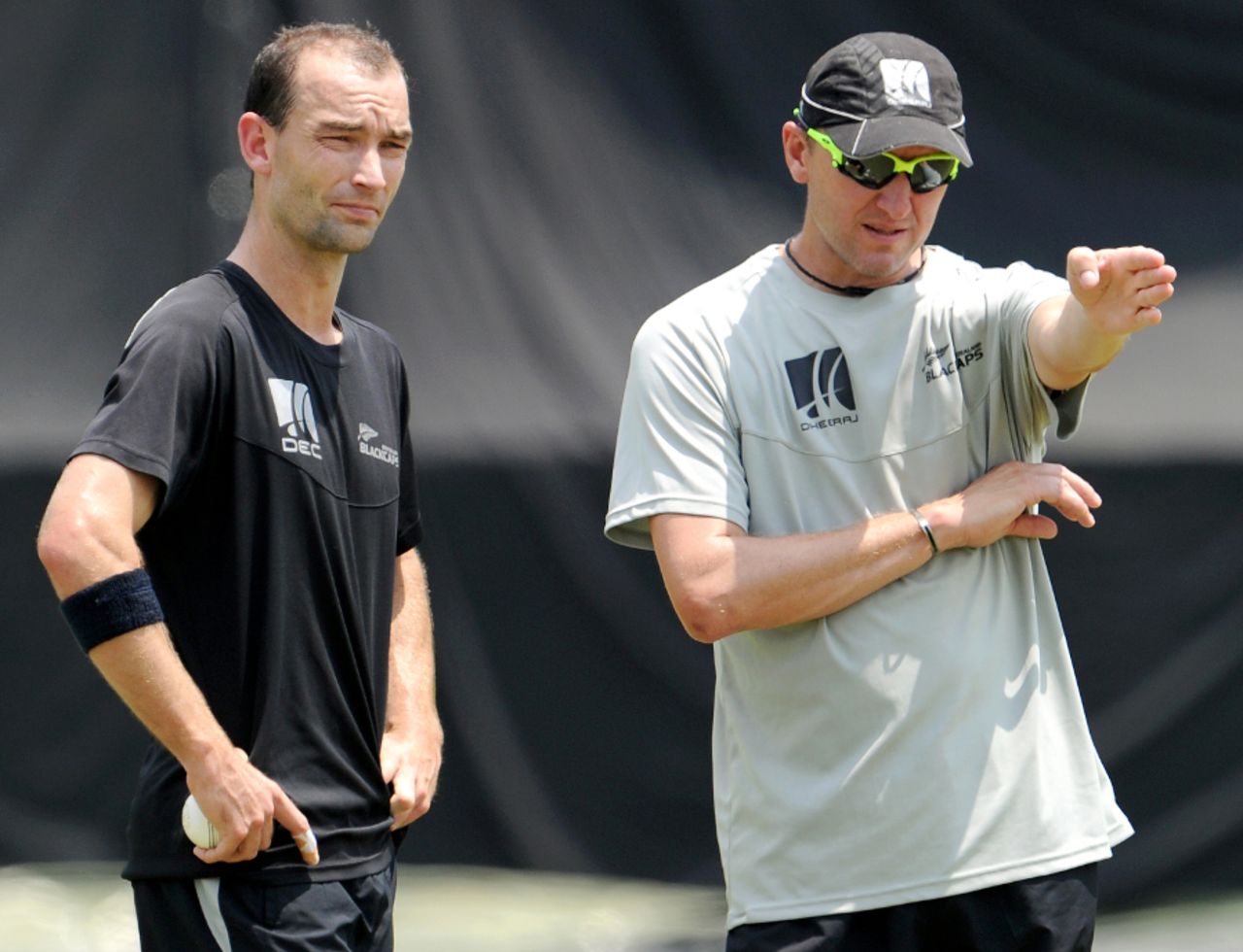 New Zealand bowling coach Allan Donald gives Andy McKay some tips, World Cup 2011, Colombo, March 27 2011