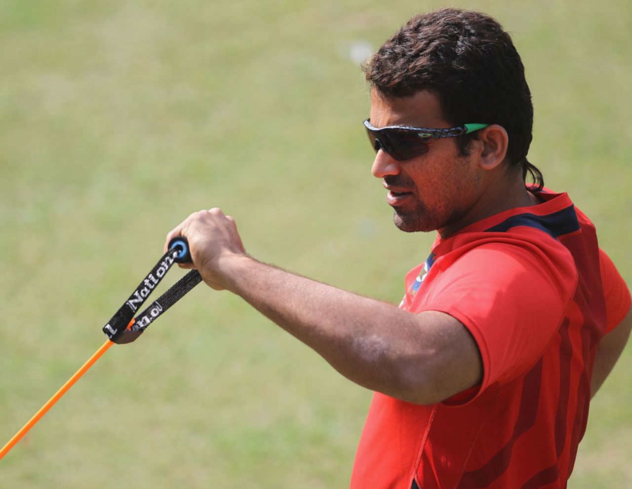 Zaheer Khan warms up for the World Cup semi-final, Mohali, March 28, 2011
