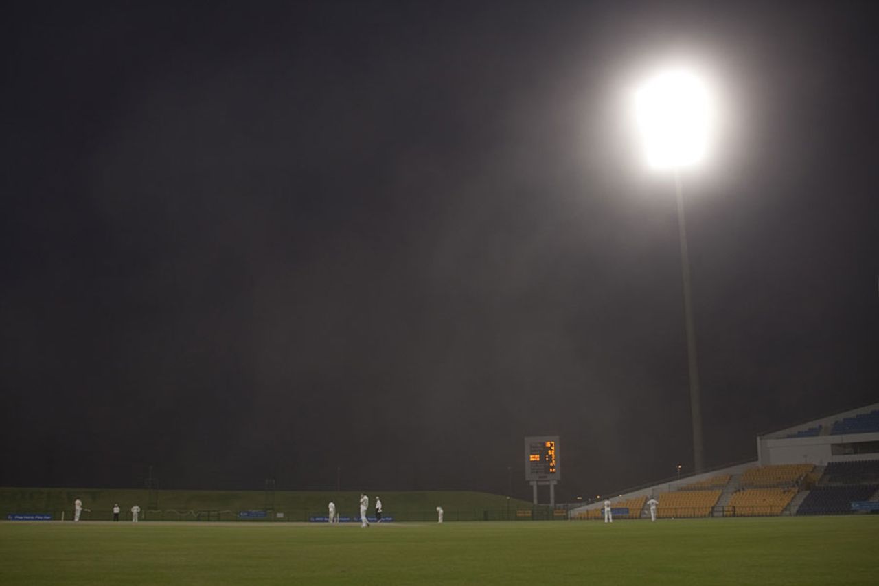 Action under the floodlights in Abu Dhabi, MCC v Nottinghamshire, 2nd day, Abu Dhabi, March 28, 2011