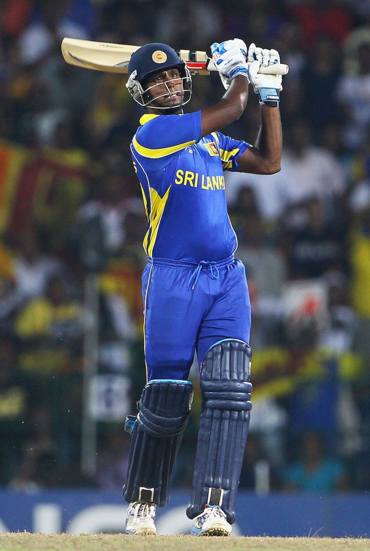 Angelo Mathews hit decisive boundaries to secure victory, Sri Lanka v New Zealand, 1st semi-final, World Cup 2011, Colombo, March 29, 2011