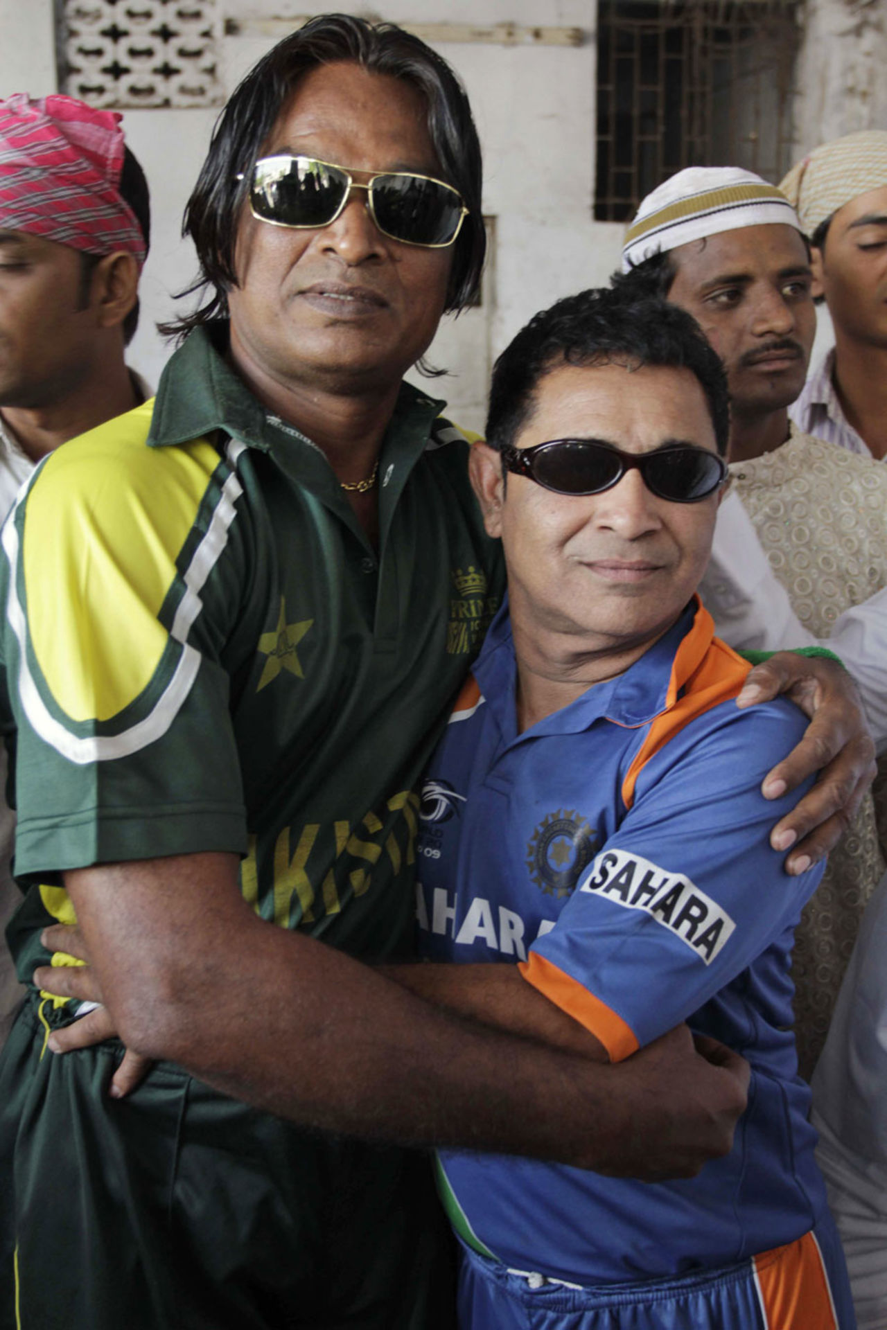 Shoaib Akhtar and Sachin Tendulkar look-alikes get-together, Ahmedabad, World Cup 2011, March 29, 2011