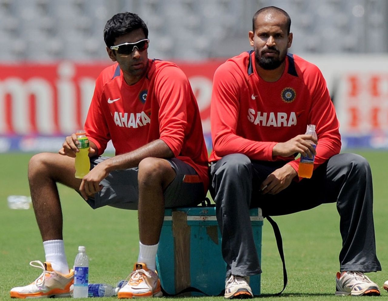 R Ashwin and Yusuf Pathan take a breather, Mumbai, April 1 2011