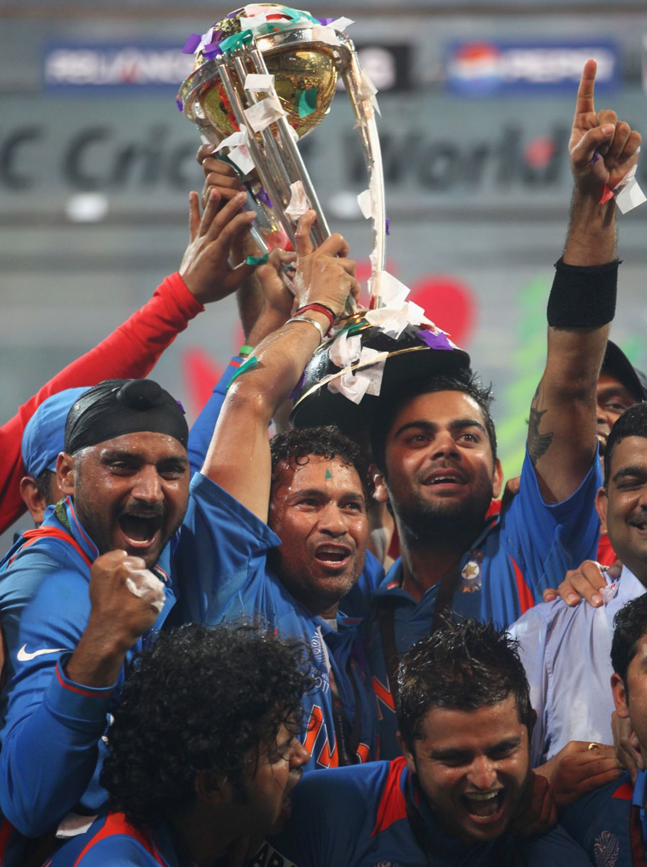 In his sixth attempt, Sachin Tendulkar gets his hands on a World Cup, India v Sri Lanka, final, World Cup 2011, Mumbai, April 2, 2011