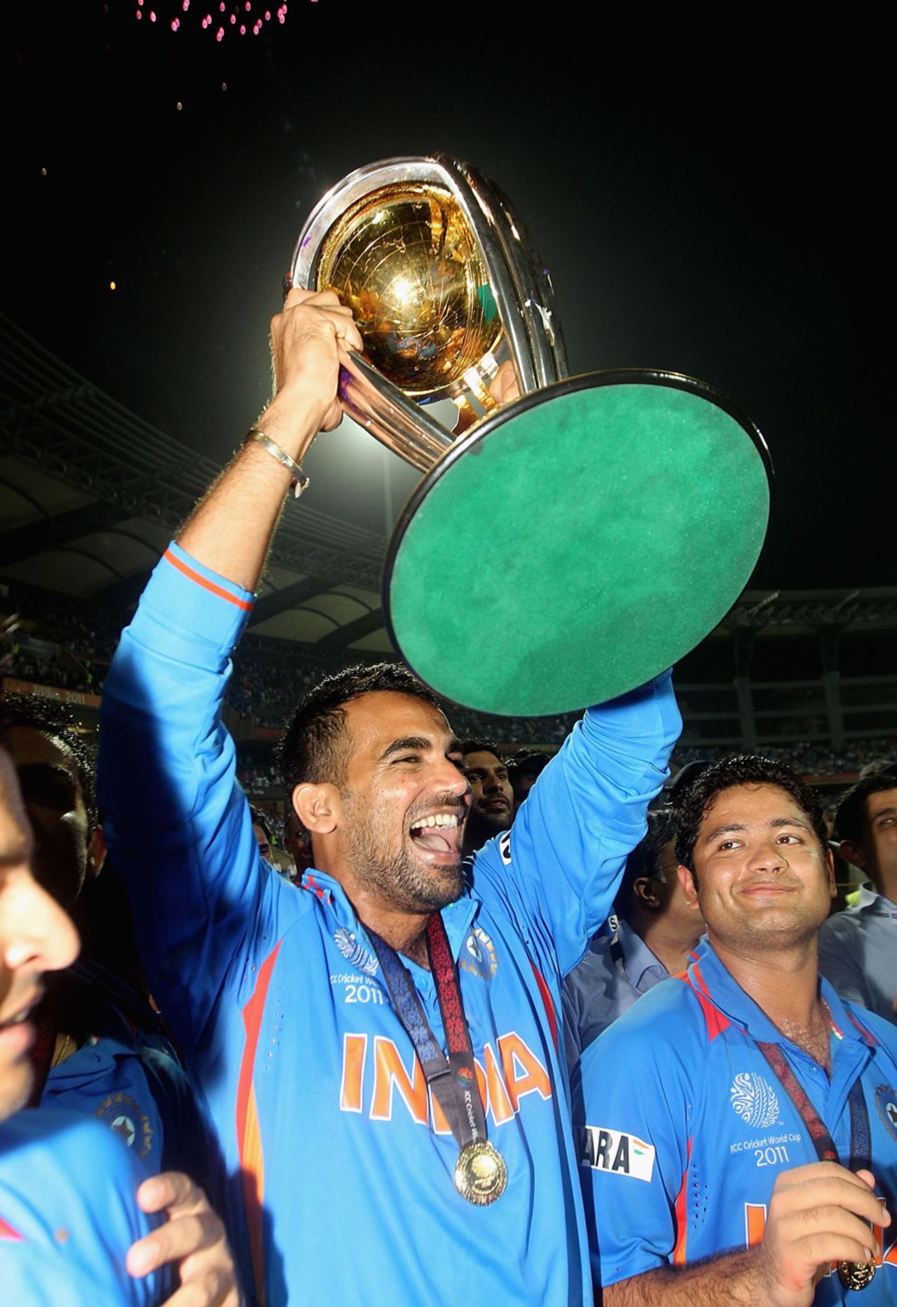 Zaheer Khan holds aloft the World Cup, India v Sri Lanka, final, World Cup 2011, Mumbai, April 2, 2011