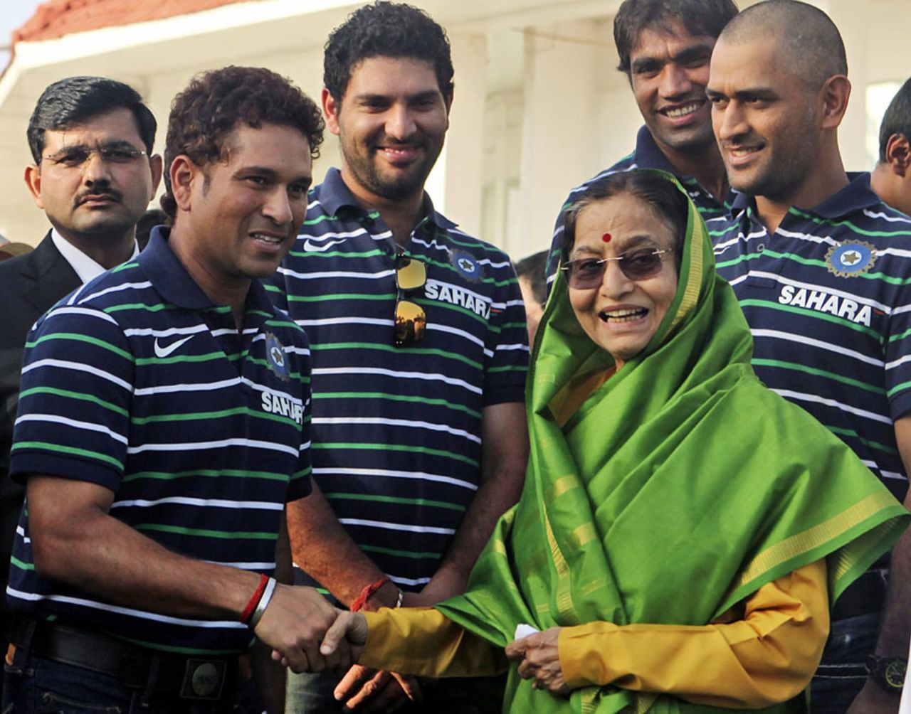 Members of the World Cup-winning team meet India's president Pratibha Patil, Mumbai, April 3, 2011